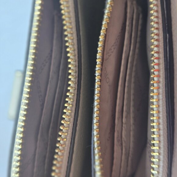 MICHAEL KORS PEBBLE LEATHER CROSSBODY & WALLET - Picture 9 of 15